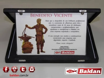 Placa de Homenagem ao Sr. Benedito Vicente.